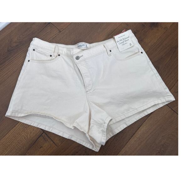 Abercrombie & Fitch 90's Relaxed Cutoff Shorts Off White Women Sz 35 / 20 NWT - Picture 1 of 10